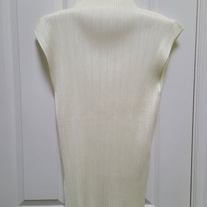 Issey Miyake pleats please ivory, high top M/L